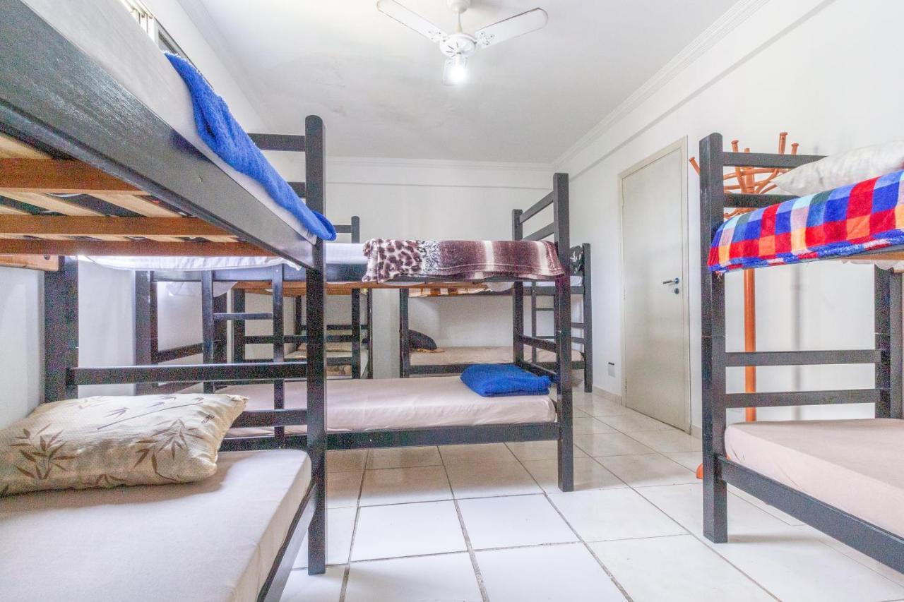 Le Monde Hostel Гуаружа Екстериор снимка