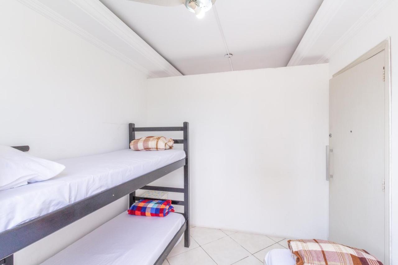 Le Monde Hostel Гуаружа Екстериор снимка