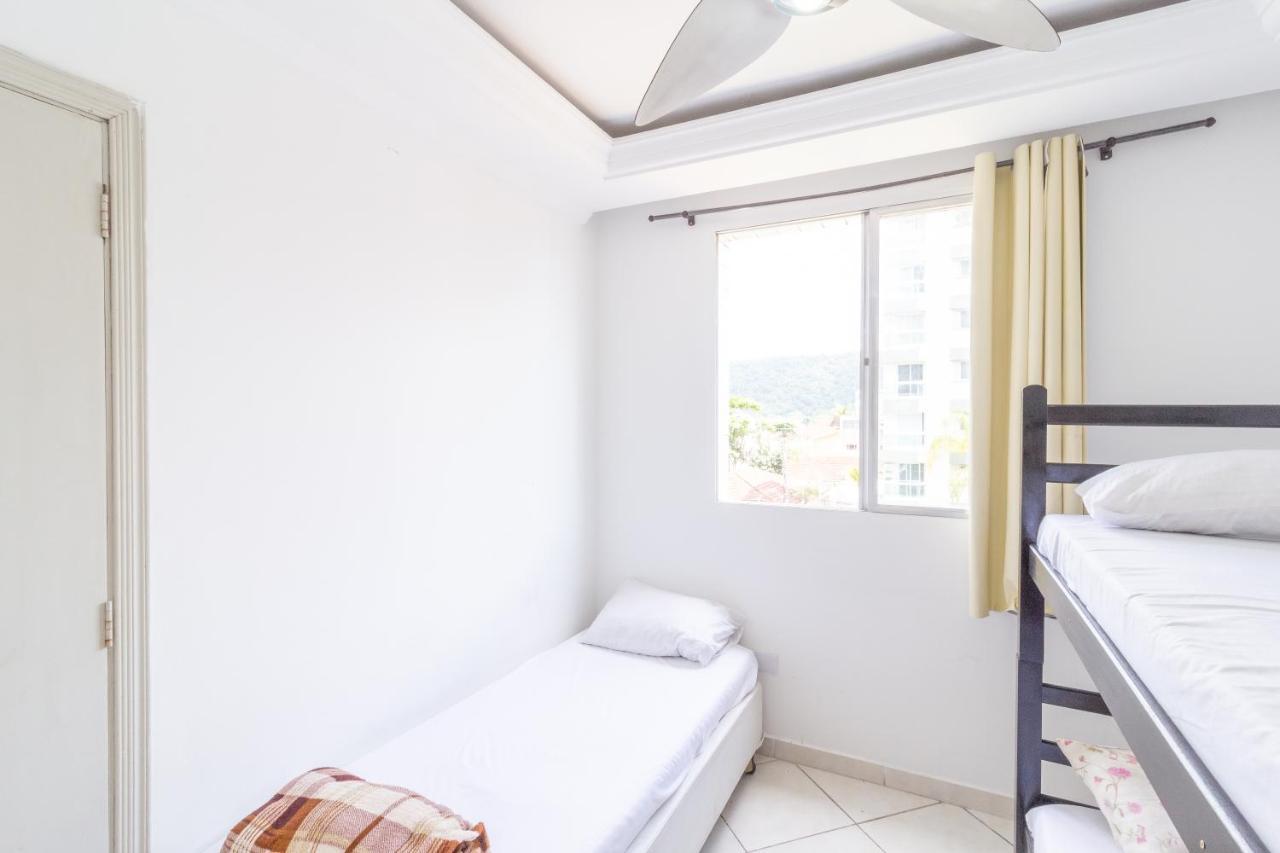 Le Monde Hostel Гуаружа Екстериор снимка
